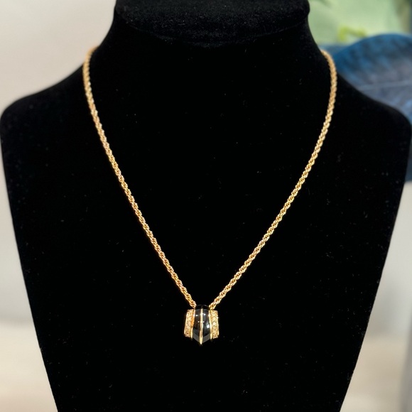 4. Christian Dior Crystals Shell Necklace - Picture 10 of 16